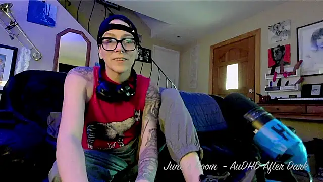 juneafterhours online show from May 2, 11:54 pm