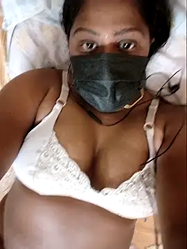 Snapshot of Romantic_Woman chatting on April 5, 1:52 pm Romantic Woman online show from April 5, 1:52 pm