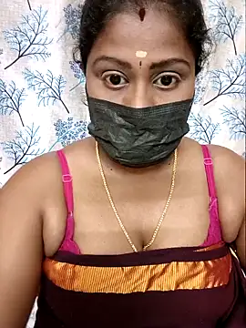 Snapshot of Romantic_Woman chatting on April 11, 5:28 pm Romantic Woman online show from April 11, 5:28 pm