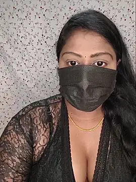 Snapshot of Romantic_Woman chatting on May 31, 6:20 pm Romantic Woman online show from May 31, 6:20 pm