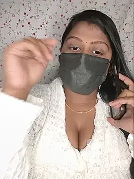 Snapshot of Romantic_Woman chatting on June 22, 6:27 pm Romantic Woman online show from June 22, 6:27 pm