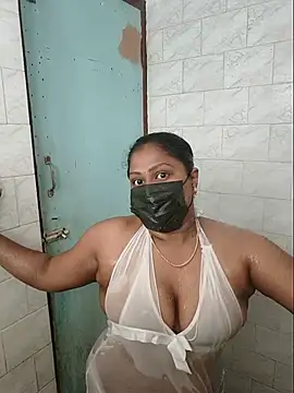 Snapshot of Romantic_Woman chatting on July 22, 5:43 am Romantic Woman online show from July 22, 5:43 am