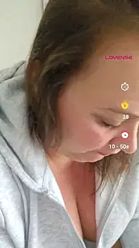 Snapshot of Blondibaby chatting on July 18, 7:23 am Blondibaby online show from July 18, 7:23 am