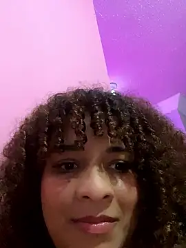 Snapshot of naluisinha chatting on April 10, 1:44 am naluisinha online show from April 10, 1:44 am