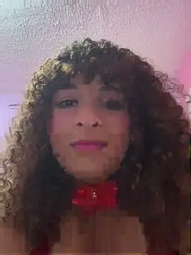 Snapshot of naluisinha chatting on April 11, 6:07 am naluisinha online show from April 11, 6:07 am