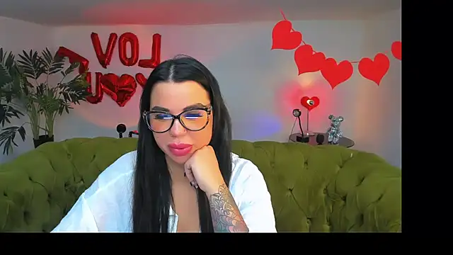 Salty  Queen online show from April 7, 6:47 am