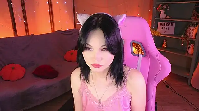 LilySparkls online show from June 4, 12:55 pm