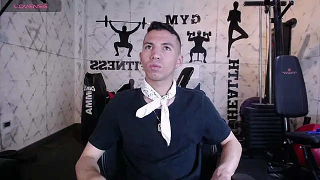 Snapshot of Dylan_ross_ chatting on April 6, 11:33 am Dylan ross online show from April 6, 11:33 am