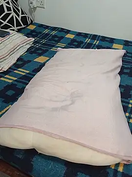 Hot-berriess online show from July 1, 3:08 am