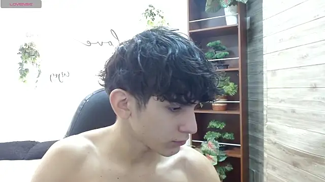 Snapshot of billy_wild chatting on April 23, 12:15 pm billy wild online show from April 23, 12:15 pm