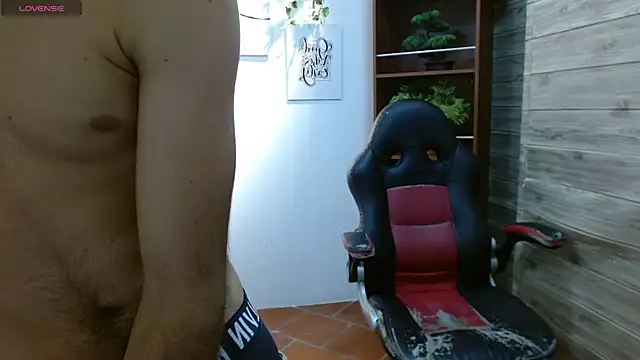 Snapshot of billy_wild chatting on April 23, 12:29 pm billy wild online show from April 23, 12:29 pm