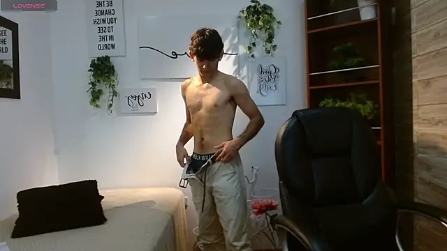 Snapshot of billy_wild chatting on May 3, 12:11 pm billy wild online show from May 3, 12:11 pm
