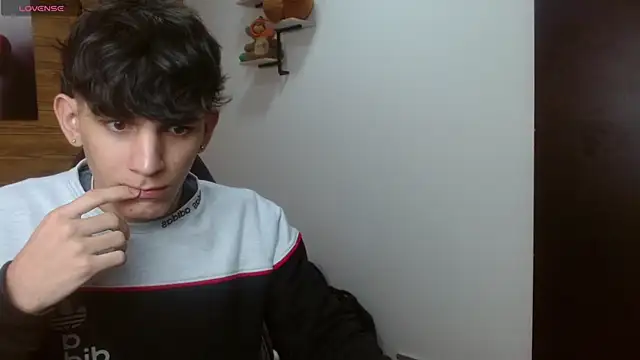 Snapshot of billy_wild chatting on May 17, 11:06 am billy wild online show from May 17, 11:06 am