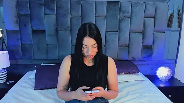 Snapshot of Ashly_bloom_ chatting on April 22, 2:58 am Ashly bloom online show from April 22, 2:58 am