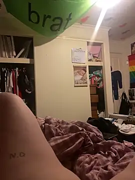 avery  1 online show from April 29, 1:59 pm