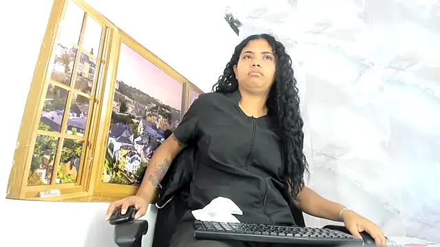 EllyBloom online show from June 19, 1:37 pm