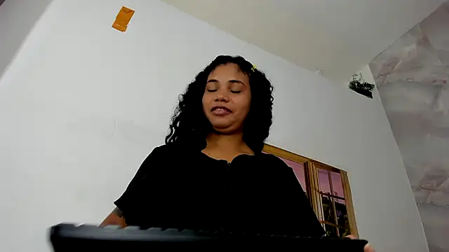 EllyBloom online show from July 5, 1:51 pm