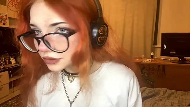 RedHeadCat online show from May 21, 10:28 pm