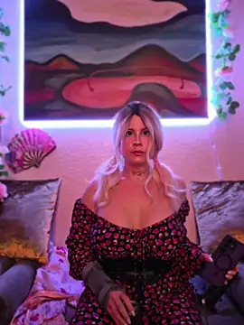ItsAuroraBorealis online show from May 31, 9:49 pm