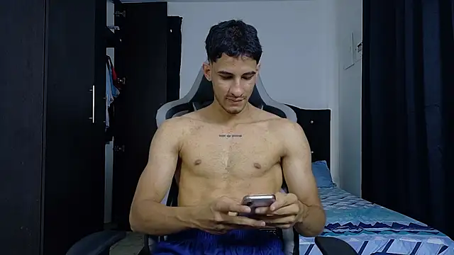 Snapshot of JakeMonroe chatting on June 24, 9:14 pm JakeMonroe online show from June 24, 9:14 pm