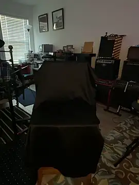 GeetarLuvver online show from April 24, 12:13 am