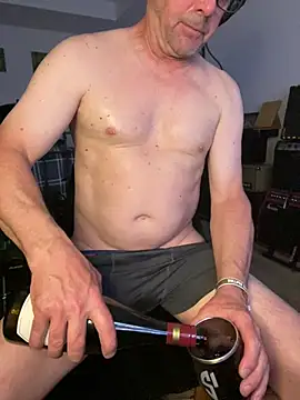 GeetarLuvver online show from May 17, 2:53 am
