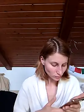 Julialexxxx online show from April 30, 7:25 am