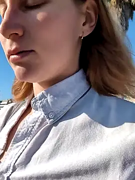 Julialexxxx online show from July 4, 7:14 am