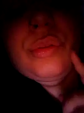 criscvwolff99 online show from April 7, 3:51 am