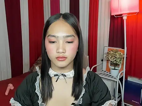 Snapshot of BigCockCristine chatting on April 7, 7:20 am BigCockCristine online show from April 7, 7:20 am