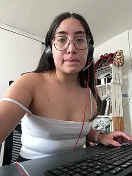 vampiralatina online show from April 27, 7:12 pm