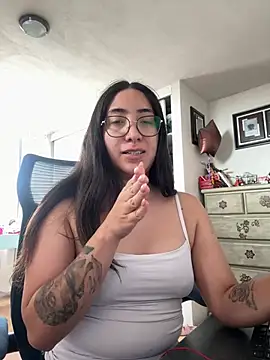 vampiralatina online show from May 13, 4:59 pm