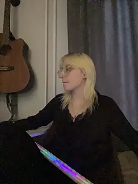 Picxel  online show from April 7, 2:34 am