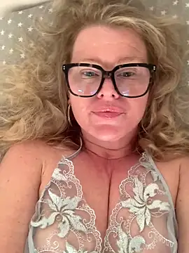 Snapshot of Love_Lee_xo chatting on April 22, 10:55 pm Love Lee xo online show from April 22, 10:55 pm