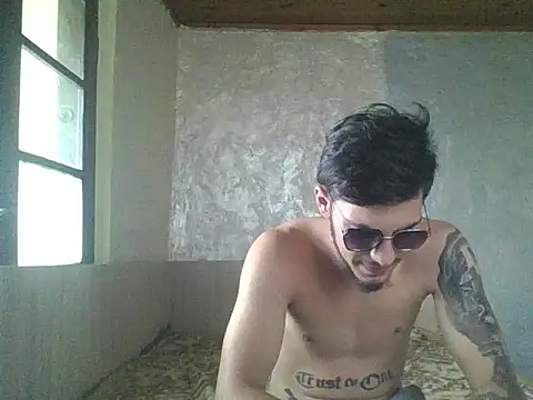Snapshot of robertmrn112 chatting on May 31, 2:02 pm robertmrn112 online show from May 31, 2:02 pm