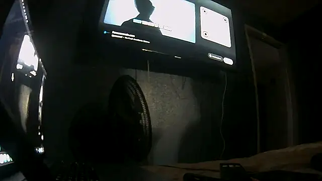 Snapshot of GypsiiCornel chatting on August 6, 9:39 pm GypsiiCornel online show from August 6, 9:39 pm