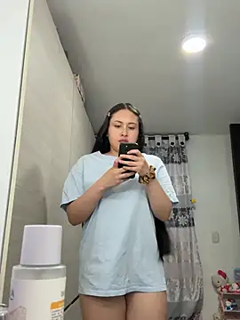 Snapshot of roomsex_ chatting on April 12, 11:21 pm roomsex online show from April 12, 11:21 pm