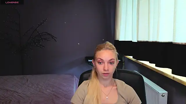 Snapshot of SonnySofia chatting on May 12, 5:48 am SonnySofia online show from May 12, 5:48 am