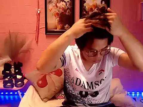 akiramoore online show from May 17, 4:54 am
