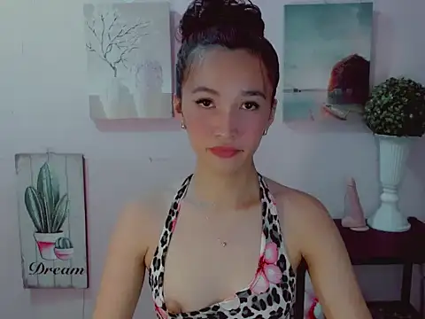 Snapshot of Mystic_haraxx chatting on May 27, 6:54 am Mystic haraxx online show from May 27, 6:54 am