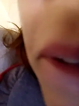 Snapshot of Nisrin_ay chatting on April 14, 6:52 am Nisrin ay online show from April 14, 6:52 am