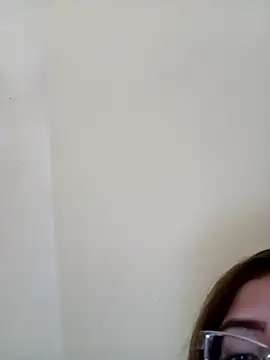 Snapshot of Nisrin_ay chatting on April 29, 6:14 pm Nisrin ay online show from April 29, 6:14 pm