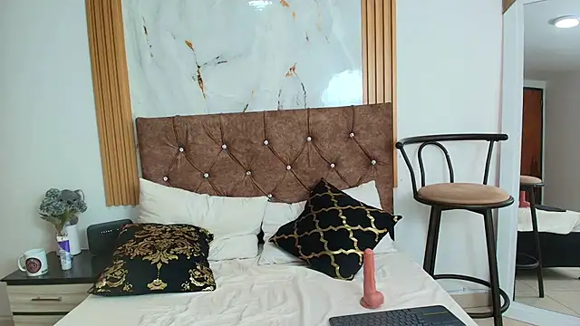 scarlet fox75 online show from April 15, 7:58 pm