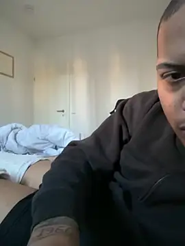 Snapshot of Yiskel chatting on April 7, 4:29 pm Yiskel online show from April 7, 4:29 pm