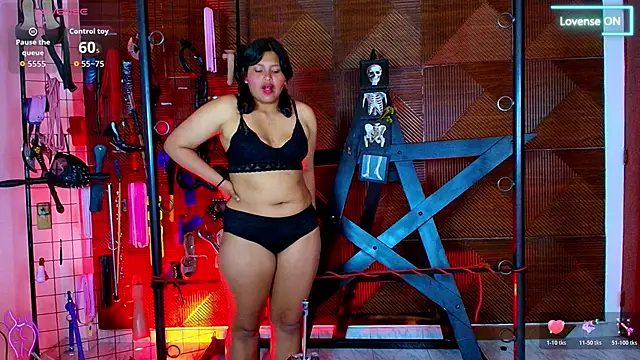 Bdsm Kiara online show from April 23, 8:11 pm