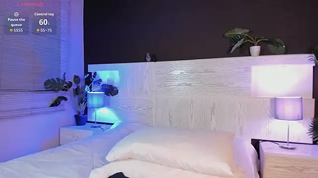 Snapshot of angelina_hilton chatting on June 5, 11:49 am angelina hilton online show from June 5, 11:49 am