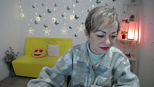 NikaMayu online show from May 4, 5:14 am