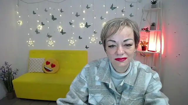 NikaMayu online show from May 6, 5:25 am
