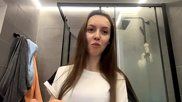 BrandyNorthcott online show from April 9, 2:33 am