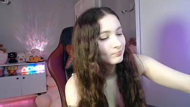 Snapshot of solitudebby chatting on May 5, 7:55 pm solitudebby online show from May 5, 7:55 pm